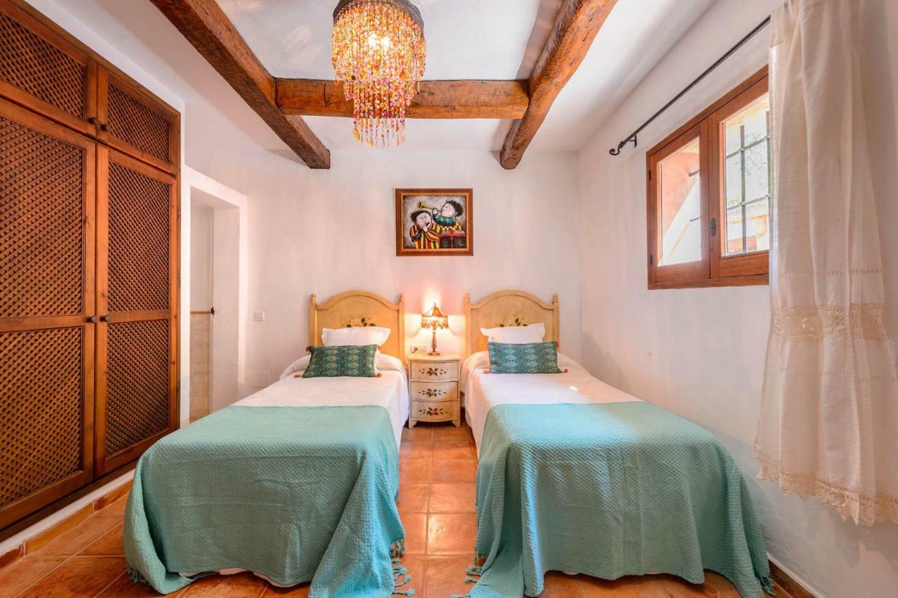 Вілла Finca Niko Санта-Еулалія-дель-Ріо Екстер'єр фото